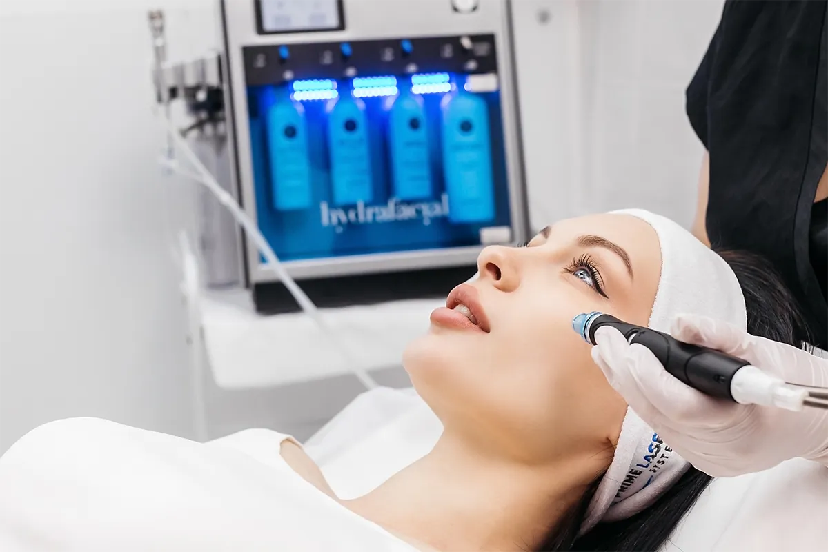 Dispositif Hydrafacial au centre esthétique Roosevelt à Lyon